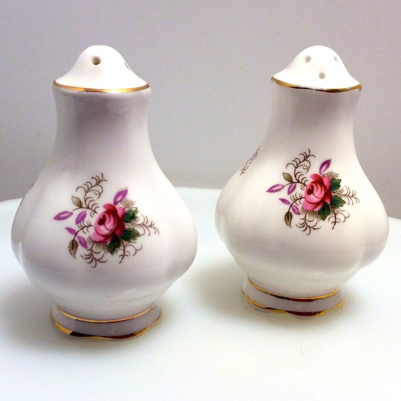 Vintage Royal Albert Lavender Rose Salt & Pepper - Picture 2 of 4